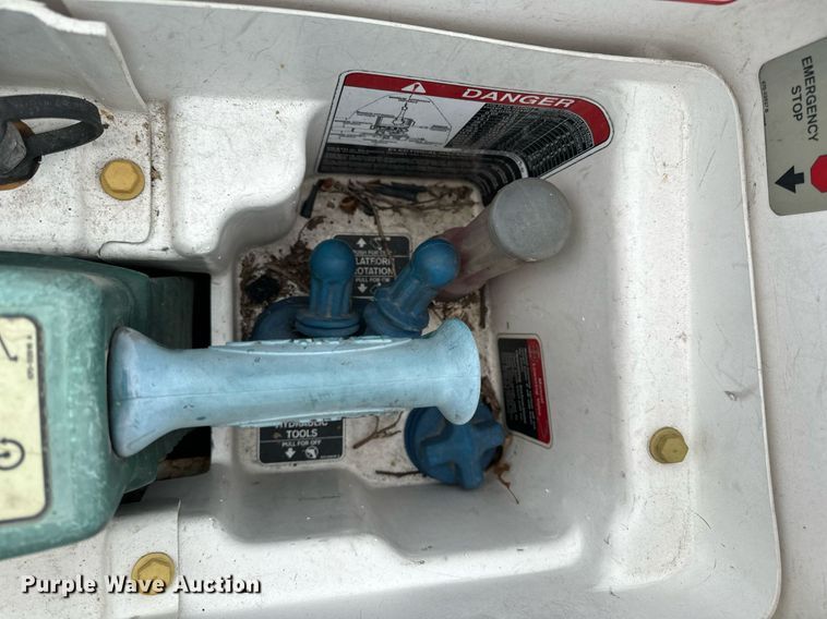 image for item NM9253 2014 Ford F550 Super Duty XL bucket truck