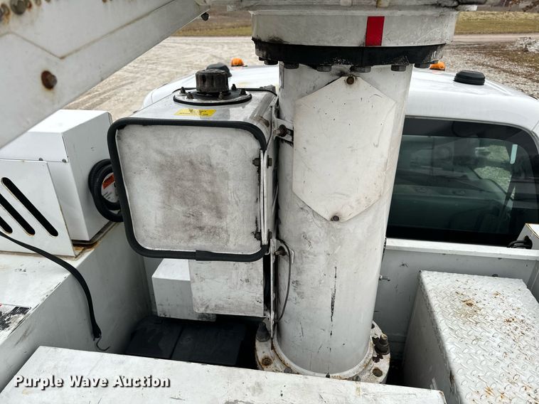 image for item NM9253 2014 Ford F550 Super Duty XL bucket truck