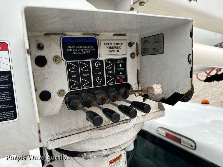 image for item NM9253 2014 Ford F550 Super Duty XL bucket truck