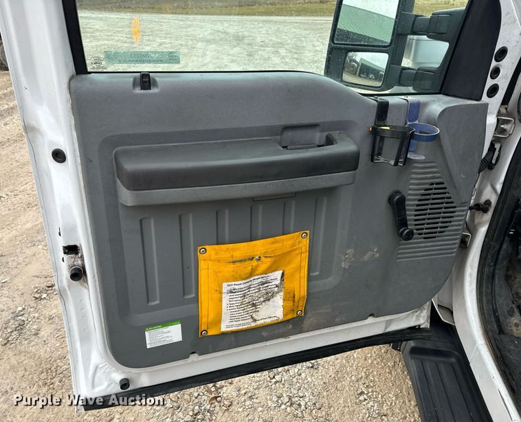 image for item NM9253 2014 Ford F550 Super Duty XL bucket truck