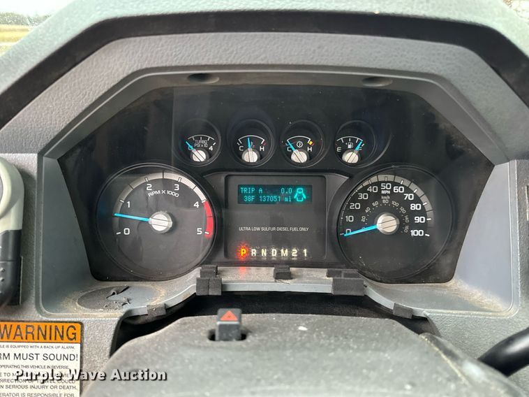 image for item NM9253 2014 Ford F550 Super Duty XL bucket truck