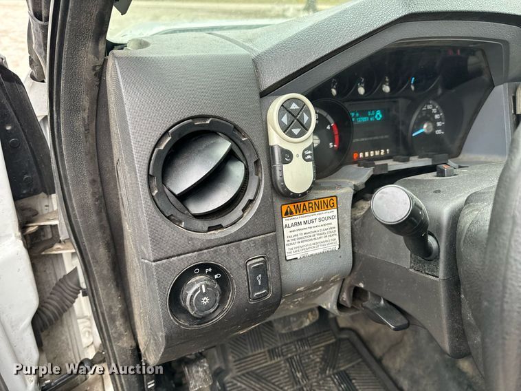 image for item NM9253 2014 Ford F550 Super Duty XL bucket truck