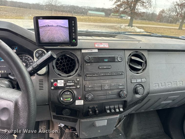 image for item NM9253 2014 Ford F550 Super Duty XL bucket truck