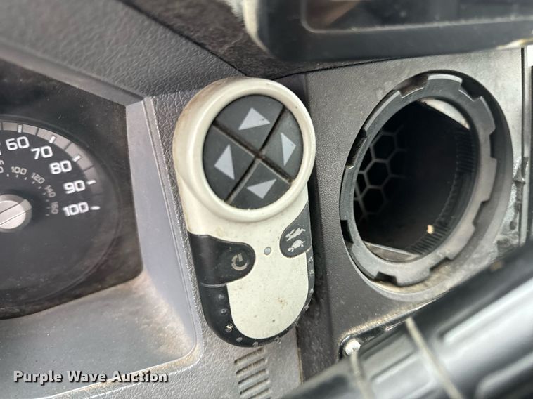 image for item NM9253 2014 Ford F550 Super Duty XL bucket truck