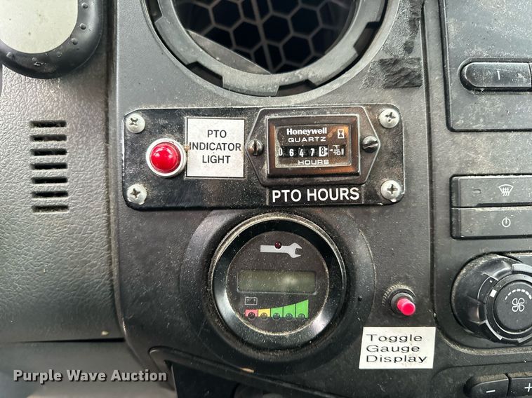 image for item NM9253 2014 Ford F550 Super Duty XL bucket truck