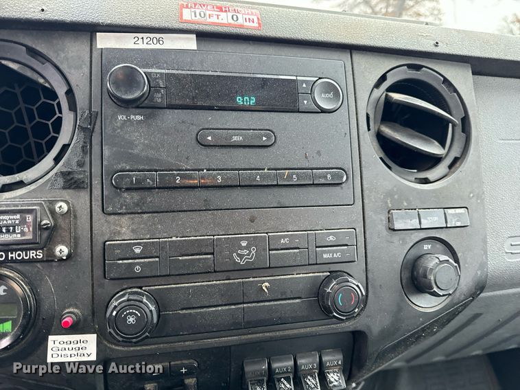 image for item NM9253 2014 Ford F550 Super Duty XL bucket truck