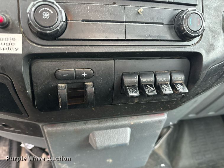 image for item NM9253 2014 Ford F550 Super Duty XL bucket truck