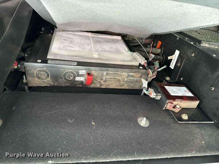 image for item NM9253 2014 Ford F550 Super Duty XL bucket truck