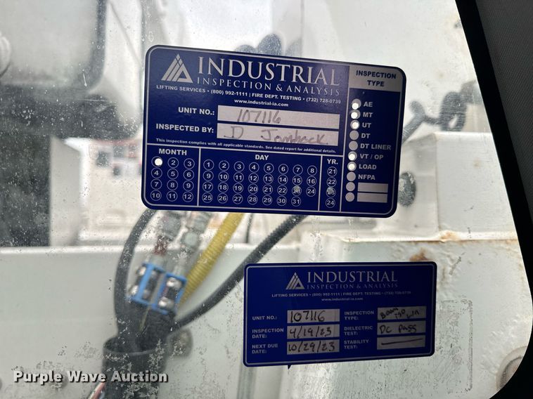 image for item NM9253 2014 Ford F550 Super Duty XL bucket truck