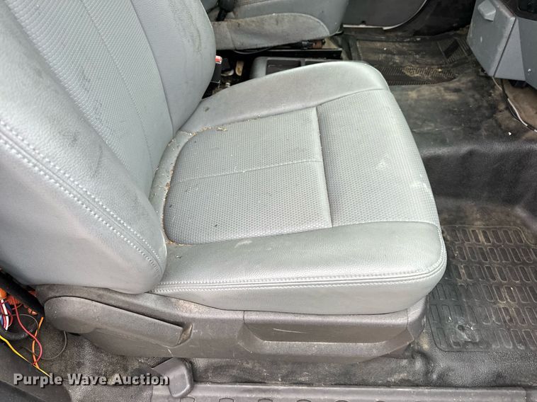 image for item NM9253 2014 Ford F550 Super Duty XL bucket truck