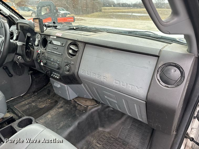 image for item NM9253 2014 Ford F550 Super Duty XL bucket truck