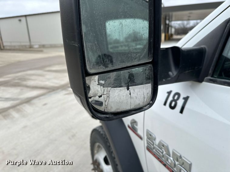 image for item NM9256 2014 Dodge Ram 5500HD bucket truck