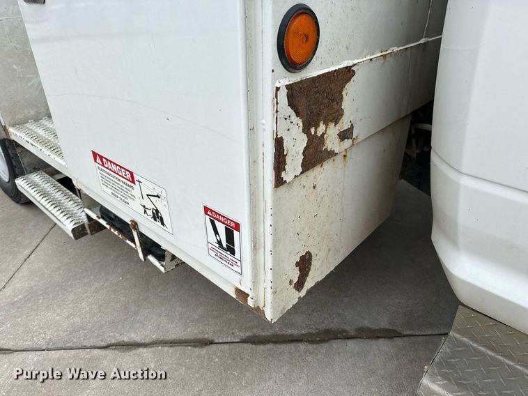 image for item NM9256 2014 Dodge Ram 5500HD bucket truck