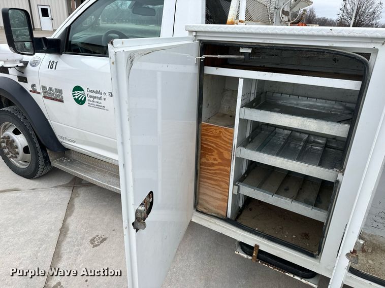 image for item NM9256 2014 Dodge Ram 5500HD bucket truck