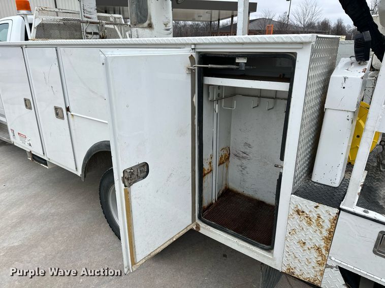 image for item NM9256 2014 Dodge Ram 5500HD bucket truck