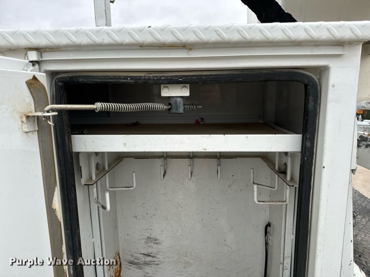 image for item NM9256 2014 Dodge Ram 5500HD bucket truck