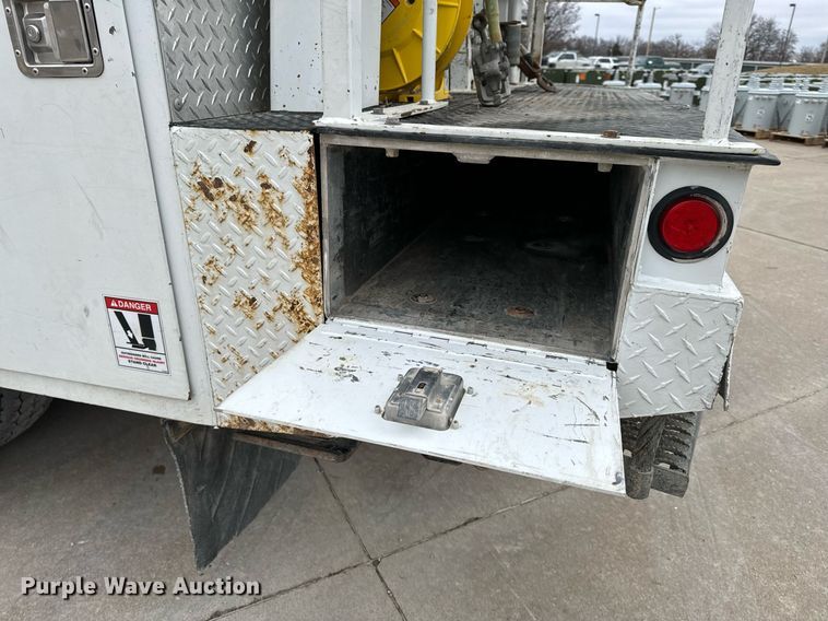 image for item NM9256 2014 Dodge Ram 5500HD bucket truck