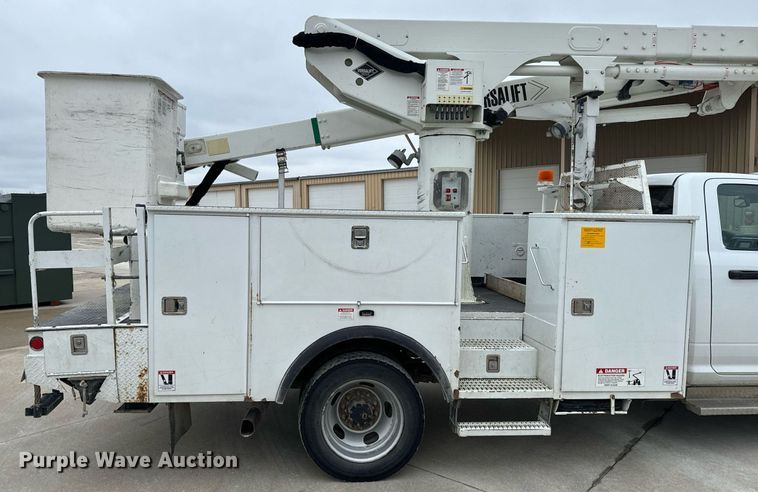 image for item NM9256 2014 Dodge Ram 5500HD bucket truck
