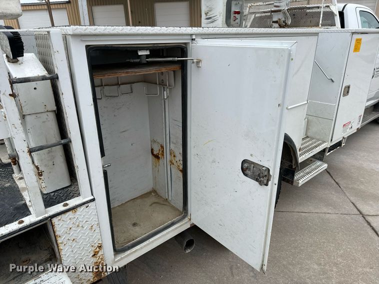 image for item NM9256 2014 Dodge Ram 5500HD bucket truck