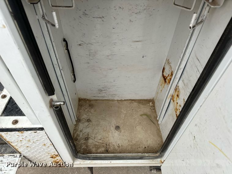 image for item NM9256 2014 Dodge Ram 5500HD bucket truck