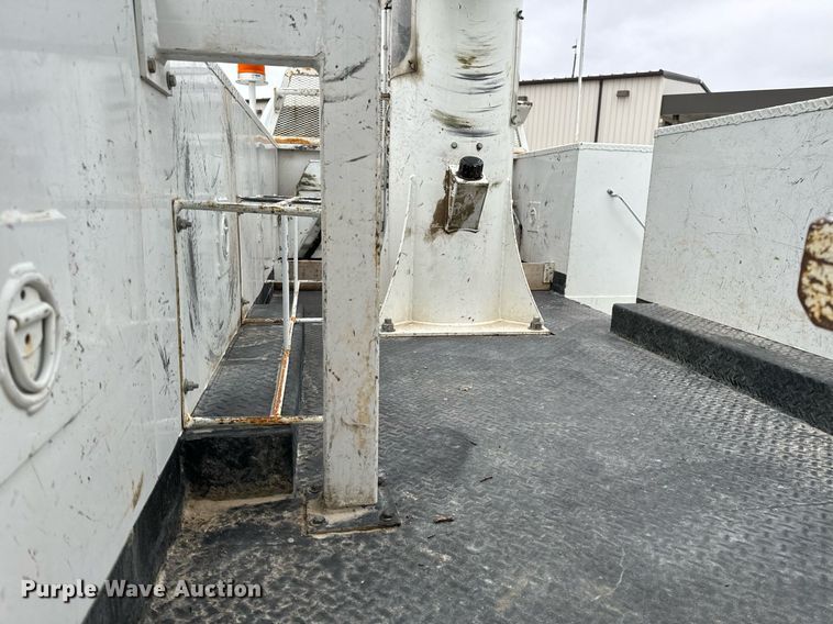 image for item NM9256 2014 Dodge Ram 5500HD bucket truck