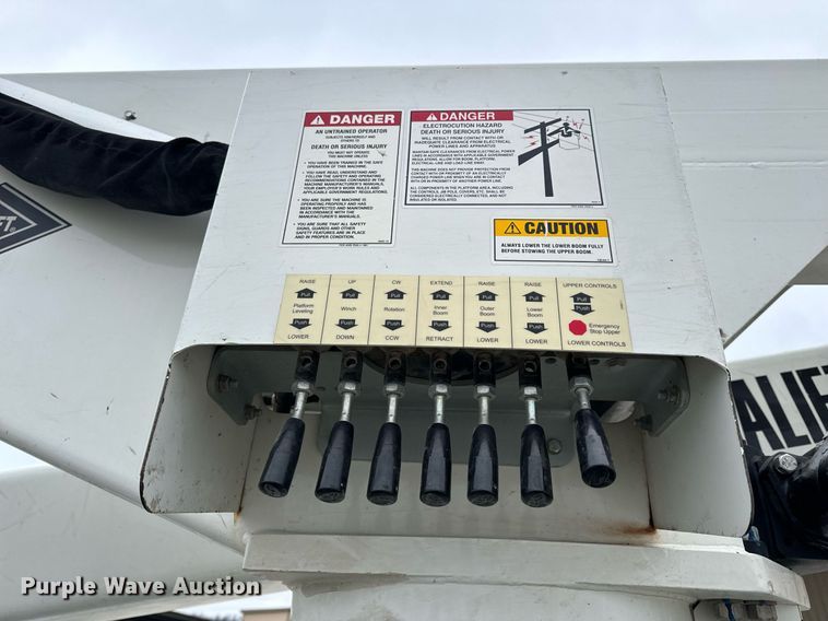 image for item NM9256 2014 Dodge Ram 5500HD bucket truck