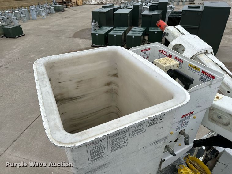 image for item NM9256 2014 Dodge Ram 5500HD bucket truck