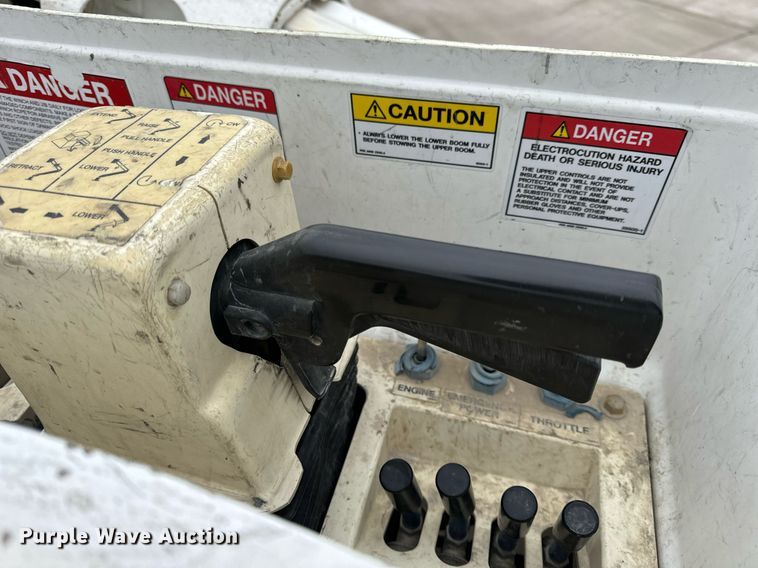 image for item NM9256 2014 Dodge Ram 5500HD bucket truck