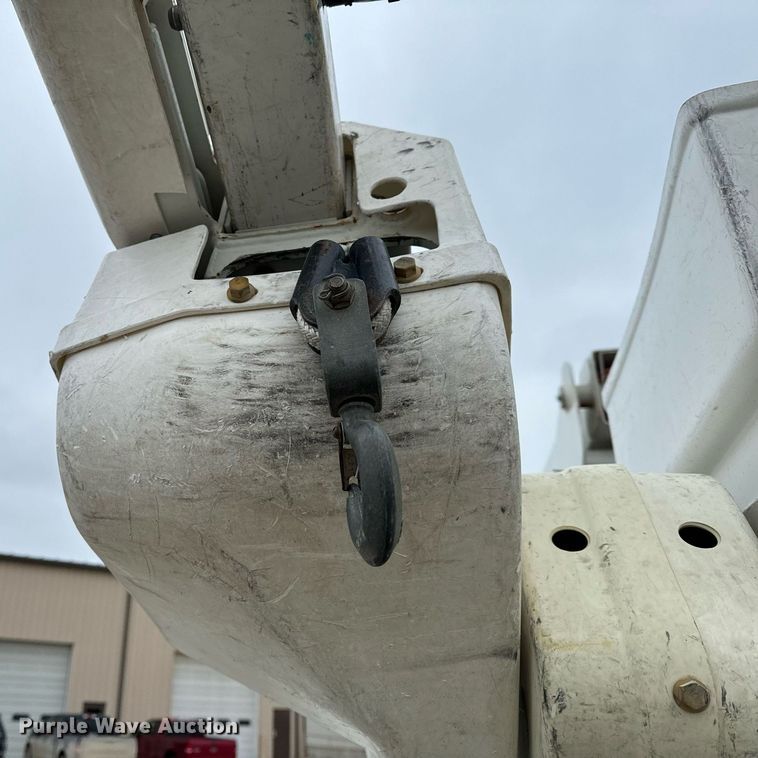 image for item NM9256 2014 Dodge Ram 5500HD bucket truck