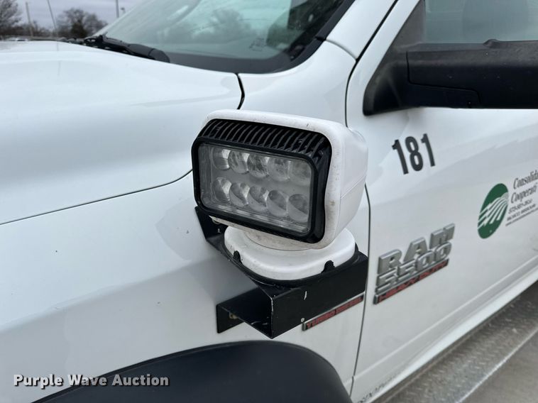 image for item NM9256 2014 Dodge Ram 5500HD bucket truck