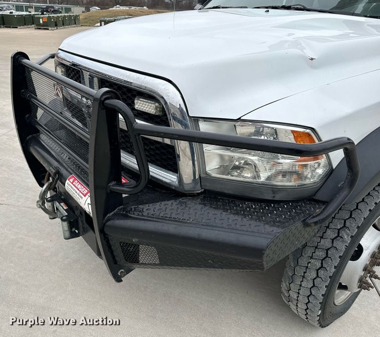 image for item NM9256 2014 Dodge Ram 5500HD bucket truck