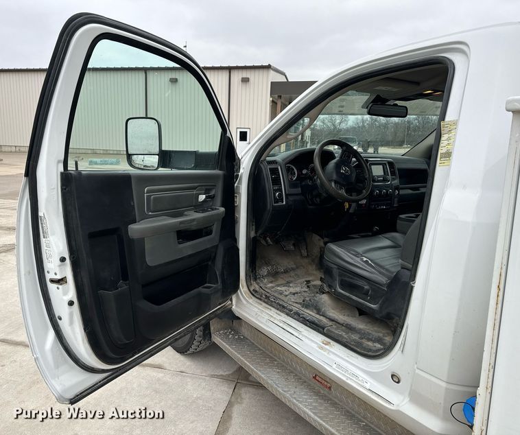 image for item NM9256 2014 Dodge Ram 5500HD bucket truck