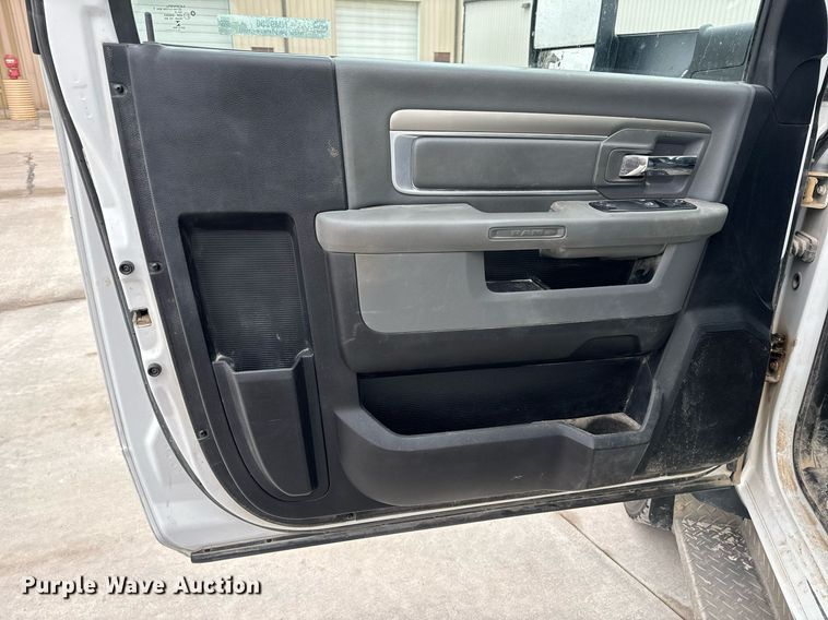 image for item NM9256 2014 Dodge Ram 5500HD bucket truck