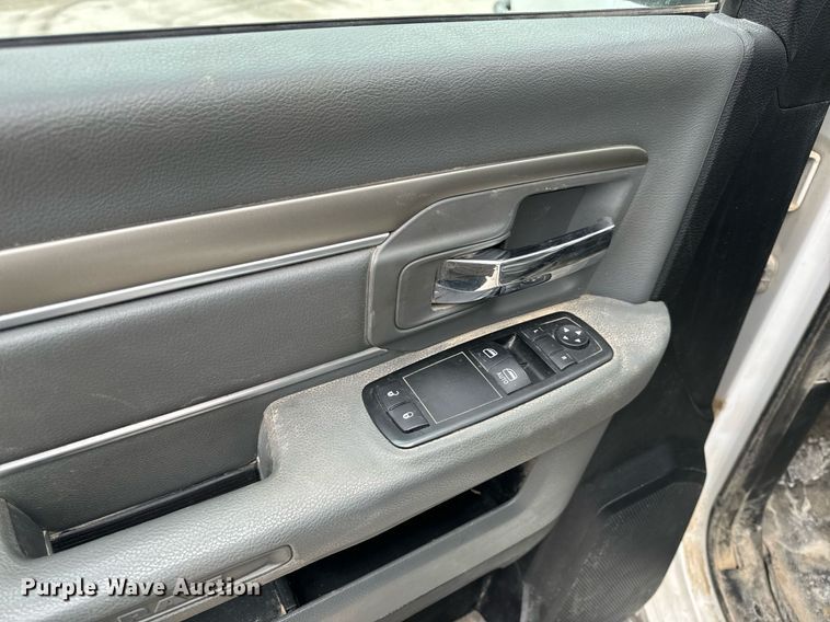 image for item NM9256 2014 Dodge Ram 5500HD bucket truck