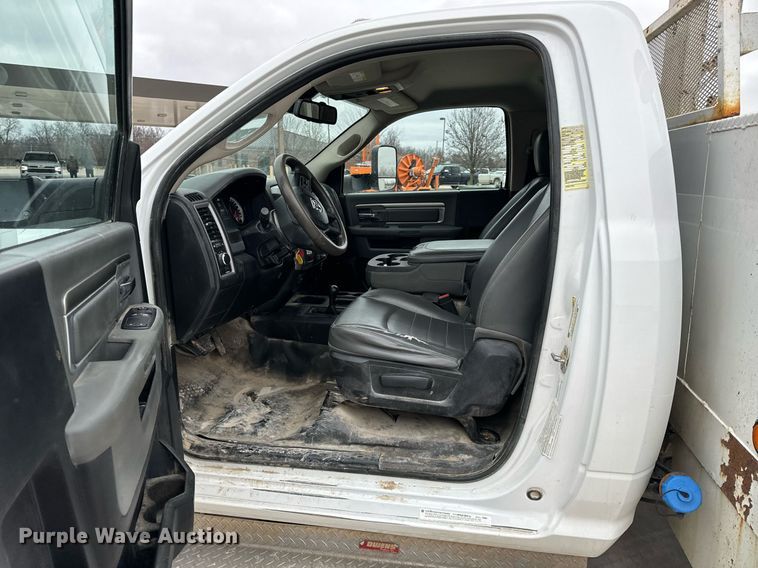 image for item NM9256 2014 Dodge Ram 5500HD bucket truck