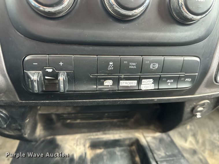 image for item NM9256 2014 Dodge Ram 5500HD bucket truck