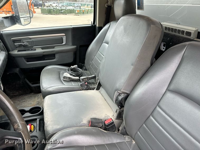 image for item NM9256 2014 Dodge Ram 5500HD bucket truck