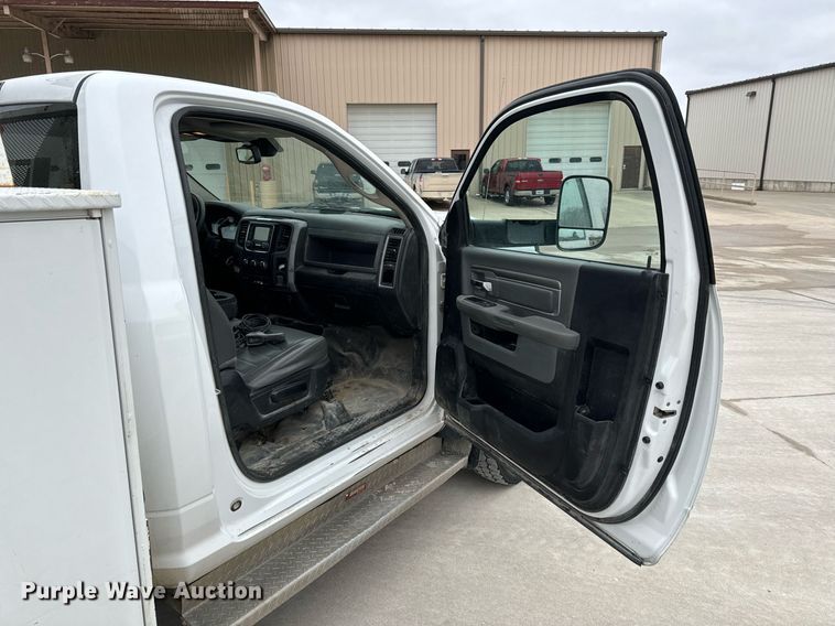 image for item NM9256 2014 Dodge Ram 5500HD bucket truck