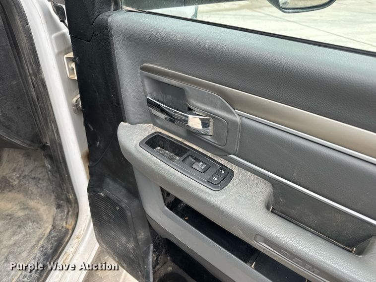 image for item NM9256 2014 Dodge Ram 5500HD bucket truck