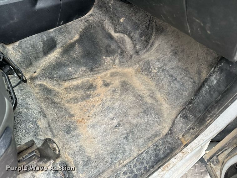 image for item NM9256 2014 Dodge Ram 5500HD bucket truck