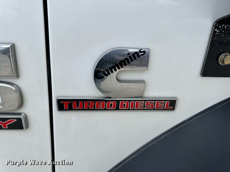 image for item NM9256 2014 Dodge Ram 5500HD bucket truck