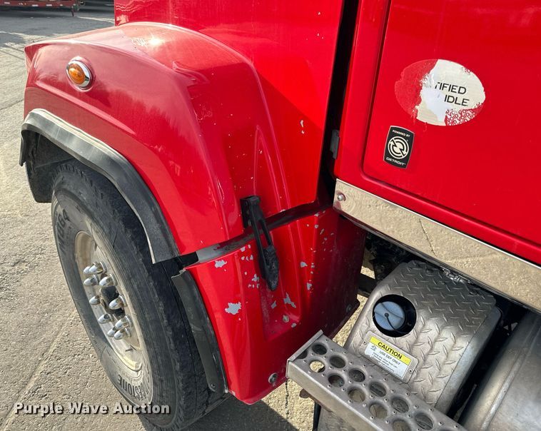 image for item NM9262 2016 Western Star 4700SF dump truck