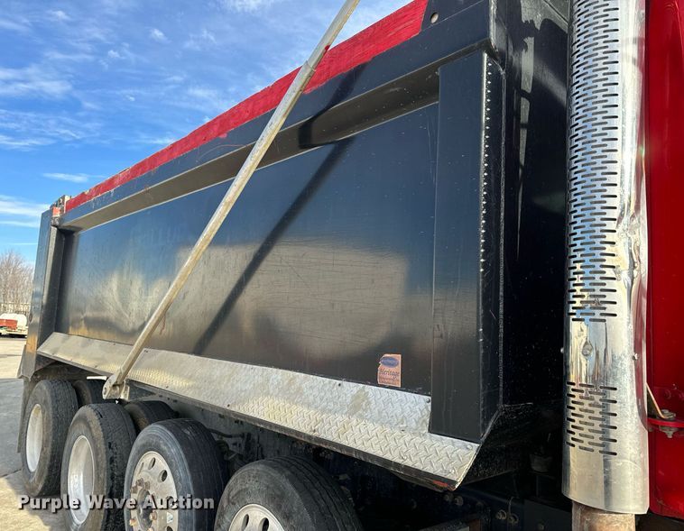 image for item NM9262 2016 Western Star 4700SF dump truck