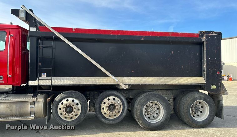 image for item NM9262 2016 Western Star 4700SF dump truck