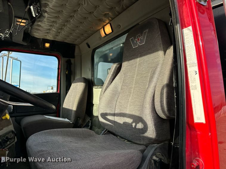 image for item NM9262 2016 Western Star 4700SF dump truck