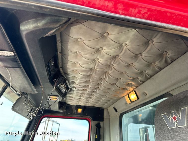 image for item NM9262 2016 Western Star 4700SF dump truck