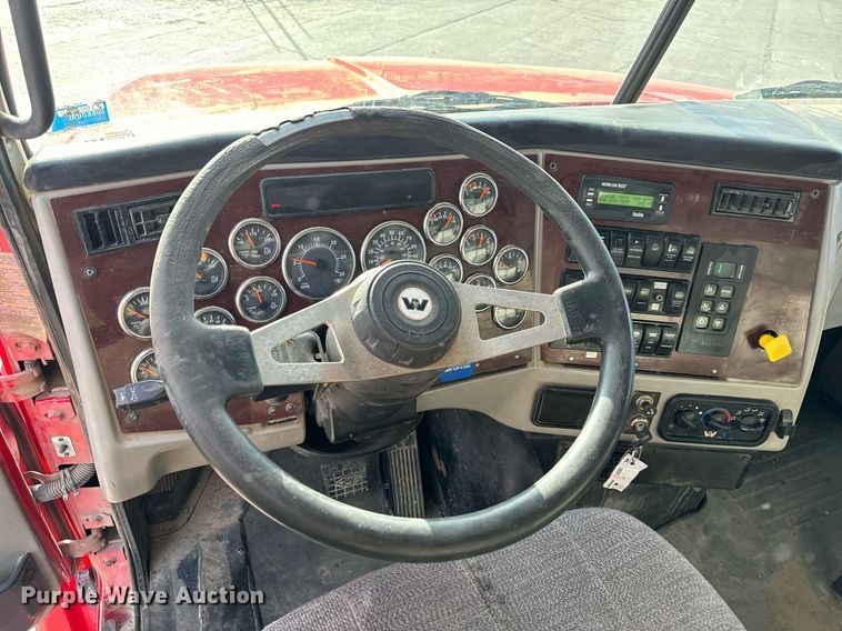 image for item NM9262 2016 Western Star 4700SF dump truck