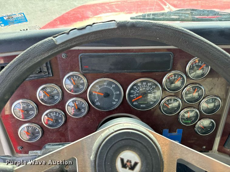 image for item NM9262 2016 Western Star 4700SF dump truck