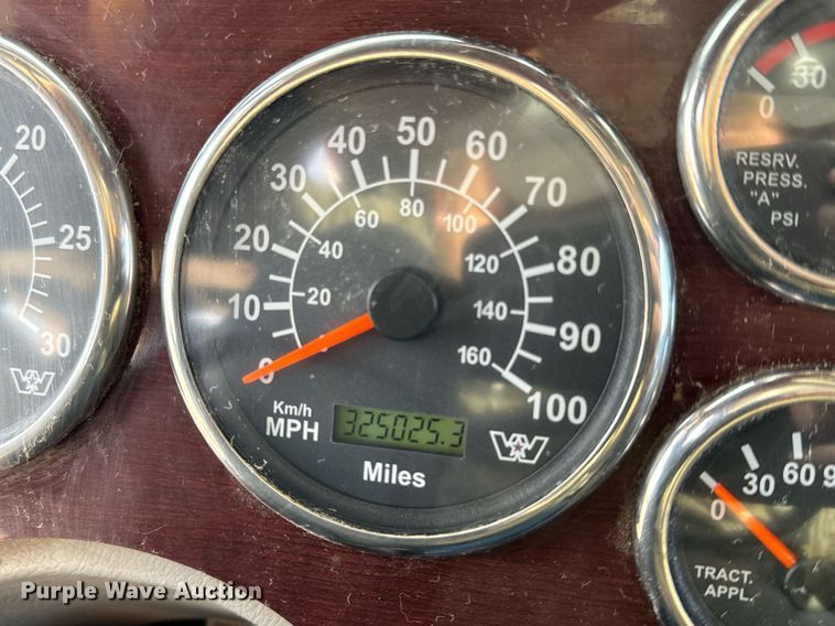 image for item NM9262 2016 Western Star 4700SF dump truck