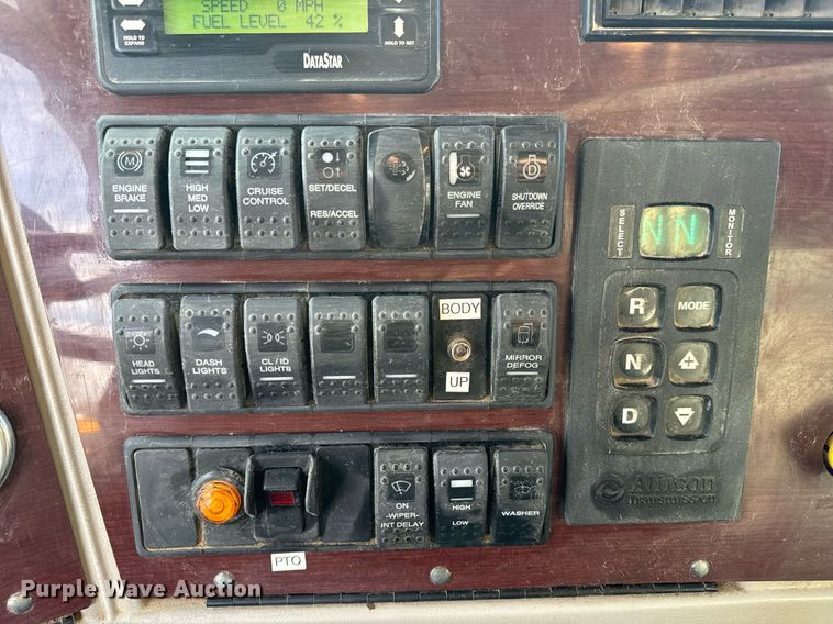 image for item NM9262 2016 Western Star 4700SF dump truck